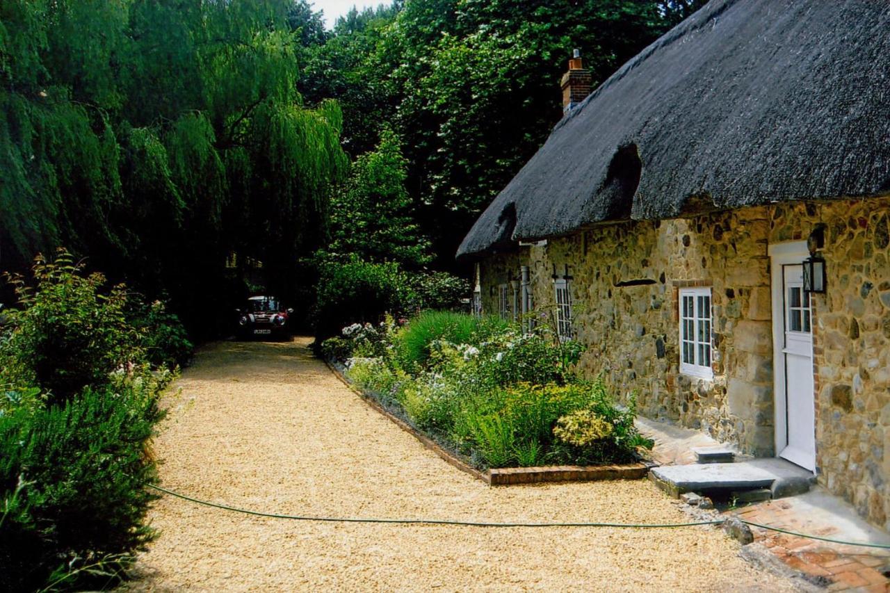 Afton Thatch: Beautiful Thatched Family Cottage Freshwater Esterno foto