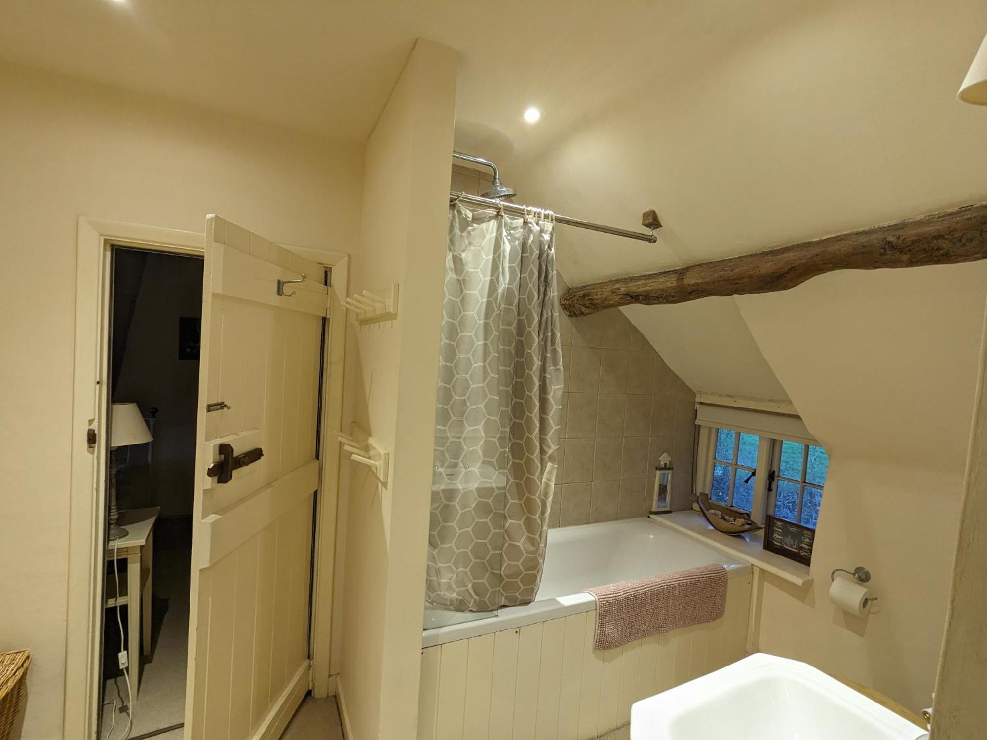 Afton Thatch: Beautiful Thatched Family Cottage Freshwater Esterno foto
